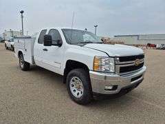 2012 Chevrolet 3500HD with Service Body *OOP-BC*