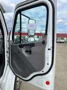 2006  FREIGHTLINER  M2