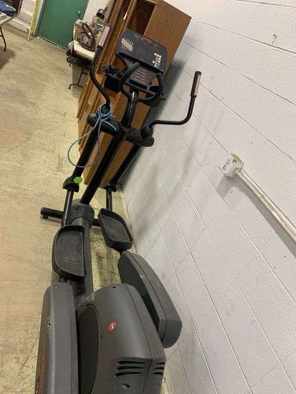 Life Fitness x9i Elliptical Cross Trainer