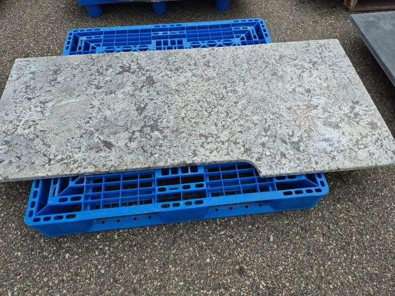 Slab of Granite (White/Grey Marbling Pattern with Brown)