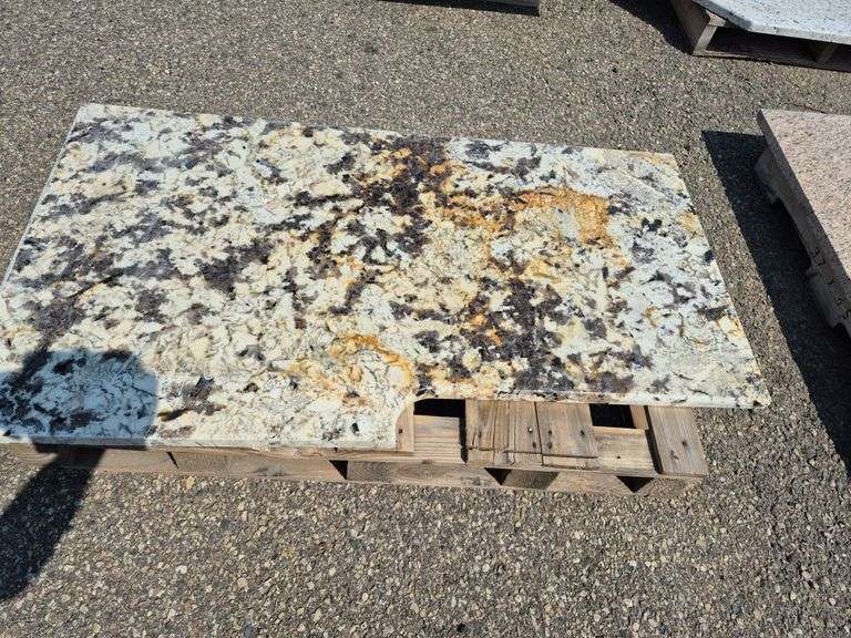 Slab of Granite (White/Grey/Black/Beige Pattern)