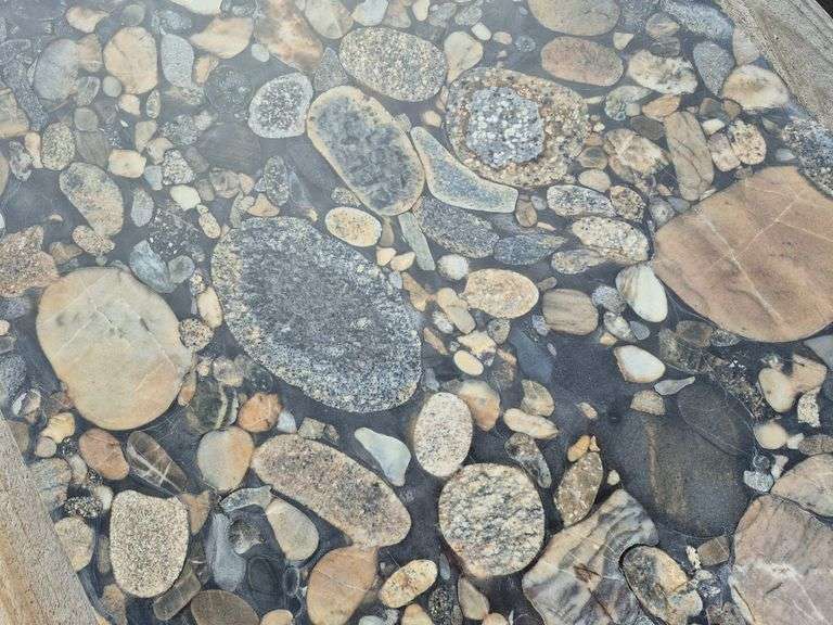 Slab of Granite (Black/Grey/White/Beige Colors Looking like Rocks)