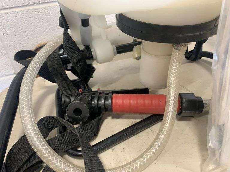 Unused Glacier Bay Sprayer, White Plastic Toilet Seat & Bathroom Sink Drains