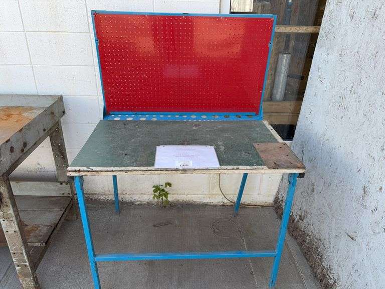 Work Table/Bench (40"Lx30"Wx58"H)