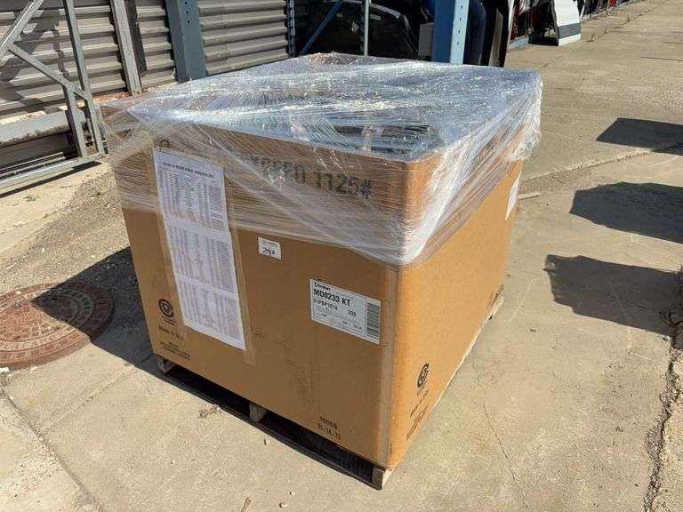 Pallet of Front and Rear Strut Assemblies (Multiple Year and Model)