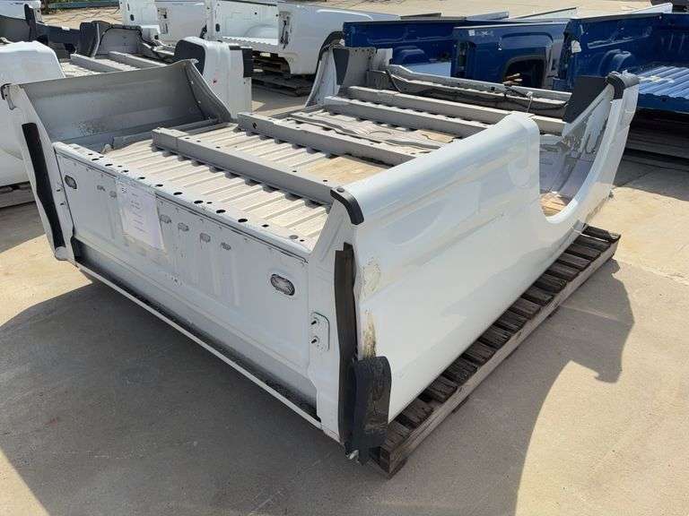 2017 F350SD Box/White (New Take-Off)