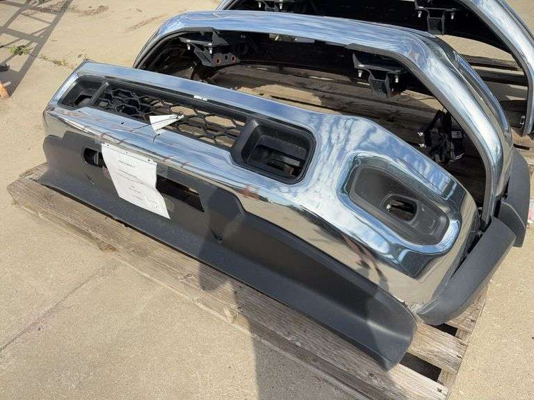 Single 2023 Dodge RAM 3500 Front Bumper (New Take Off)