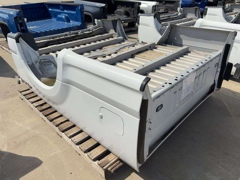 2017 F350SD Box/White (New Take-Off)