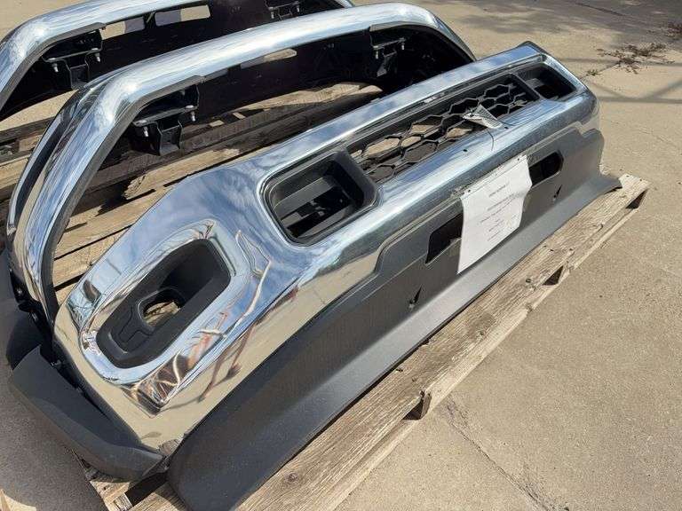 Single 2023 Dodge RAM 3500 Front Bumper (New Take Off)