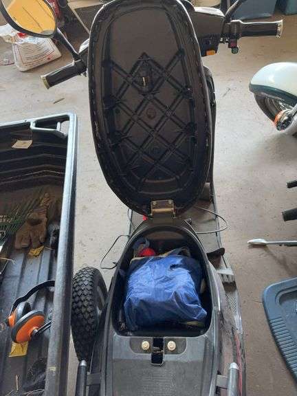 Gio   Electric Scooter