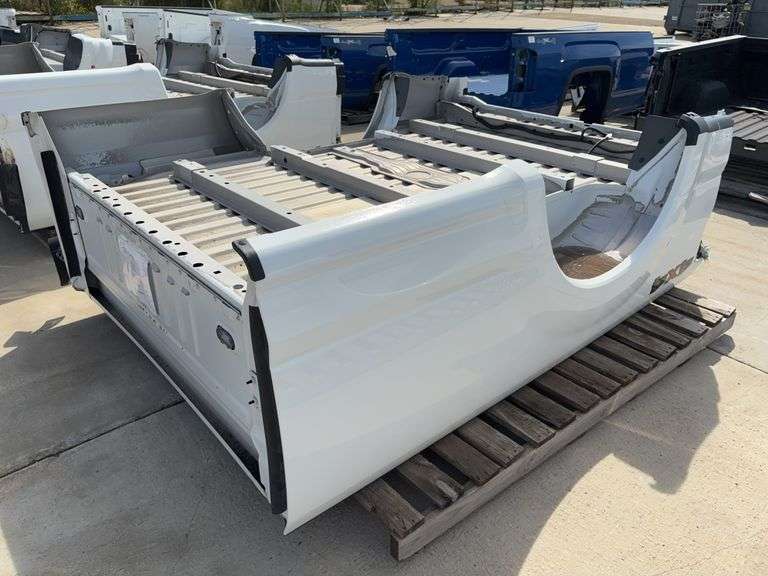 2017 F350SD Box/White (New Take-Off)