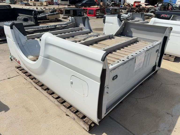 2018 F250SD Box/White (New Take-Off)