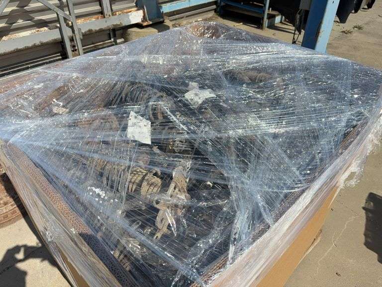 Pallet of Front and Rear Strut Assemblies (Multiple Year and Model)