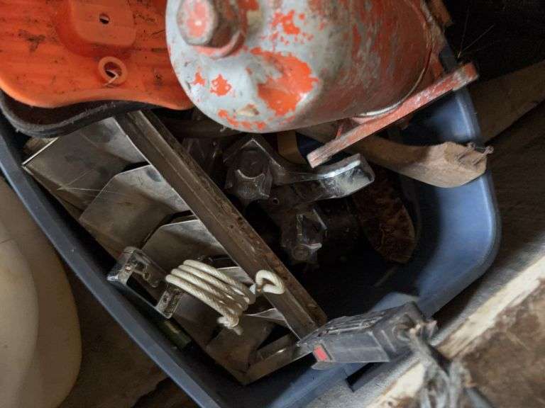 2000lbs Electric Winch & Miscellaneous