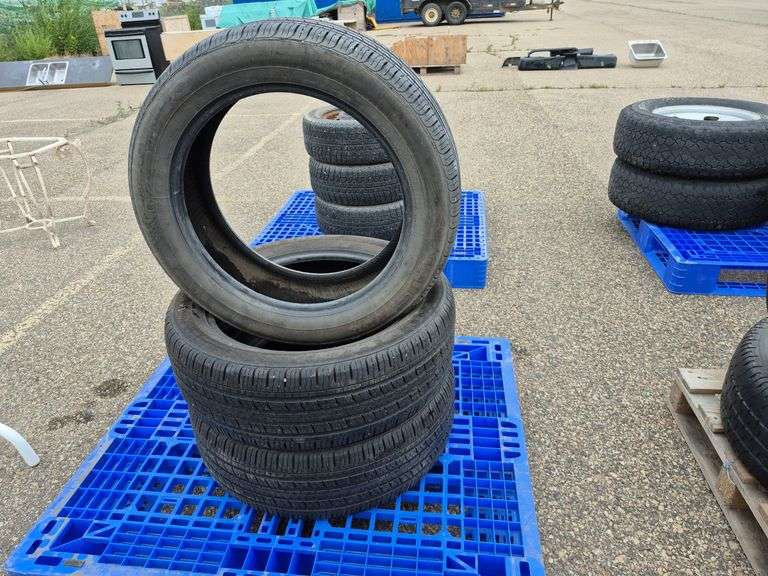 3 Kumho Solus Tires (225/55R19)