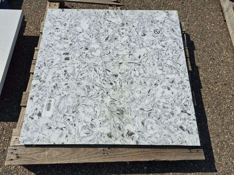 Slab of Granite (White with Grey Marbling Design)