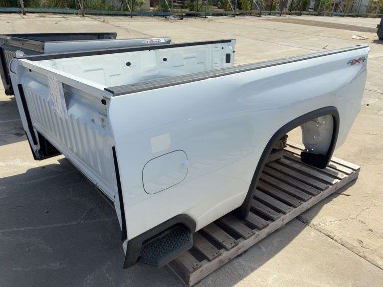 2022 Sierra 2500 Box (White) (New Take Off)