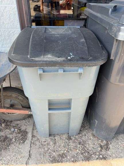 Plastic Garbage Bins