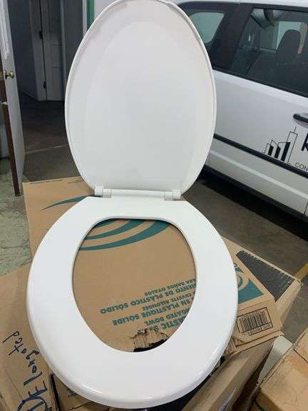 Elongated Toilet Seat (4x New in a box)
