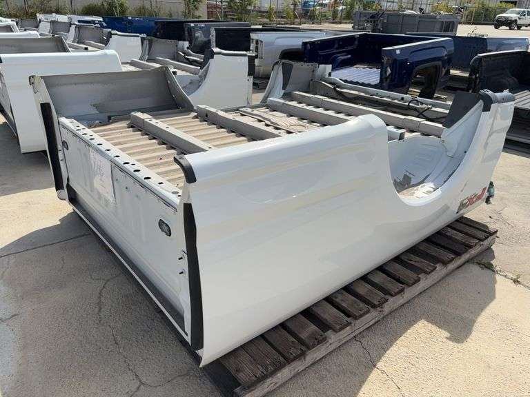 2018 F250SD Box/White (New Take-Off)