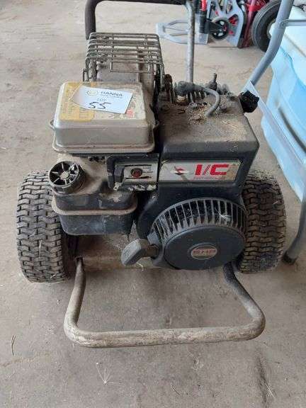 Pressure Washer with Briggs & Stratton 5HP Engine