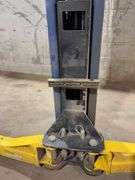 10,000 lb Challenger Vehicle Lift