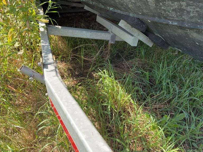 1979 28' Trojan Flybridge