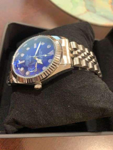 Silver w/ Blue Face Rolex Submariner Oyster Perpetual (Unverified)