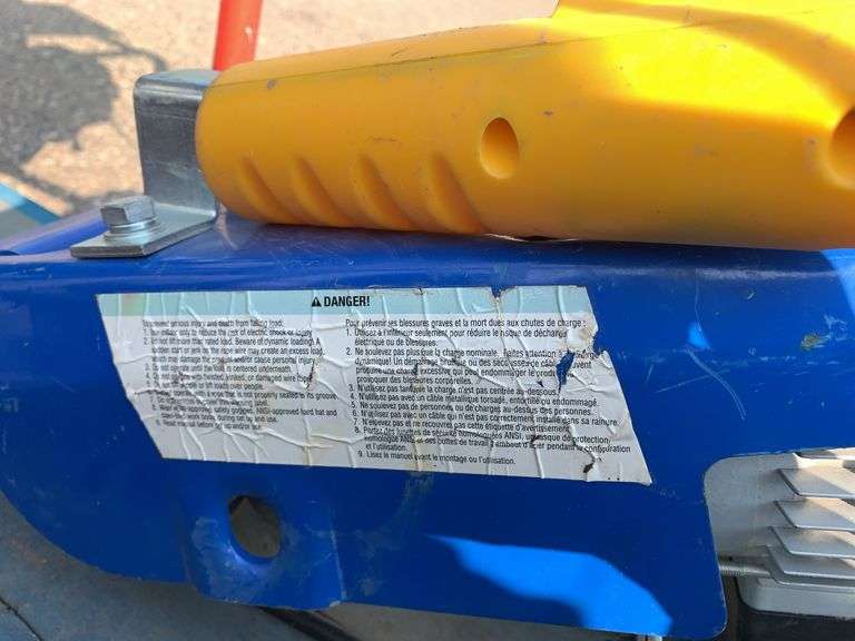 Power Fist Electric 880/1760lb Cable Hoist