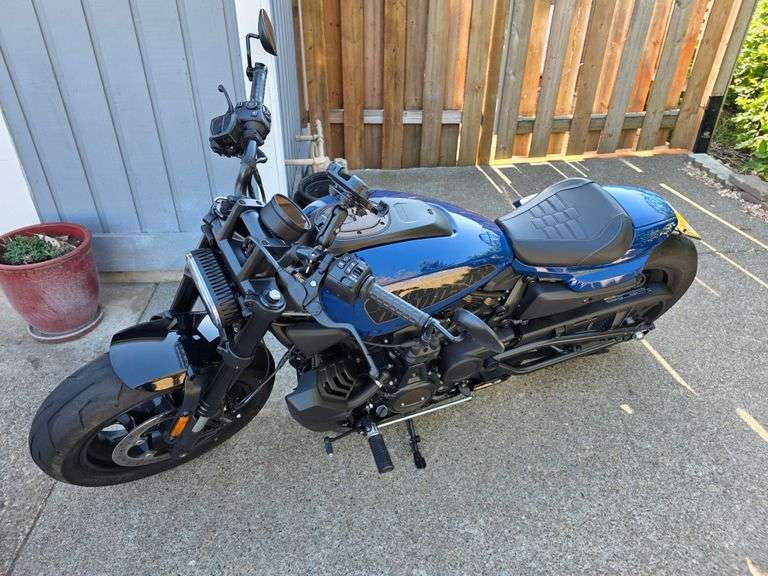 2023 Harley Davidson MC