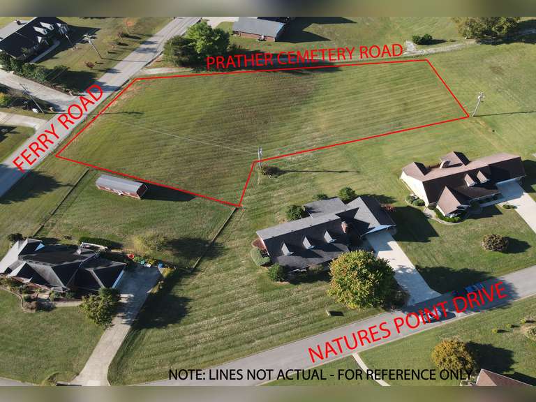 ± 1 ACRE LOT