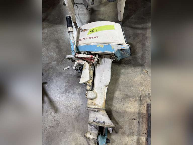 JOHNSON 10HP BOAT MOTOR