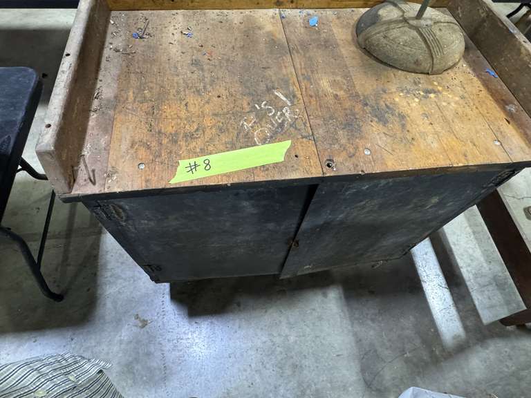METAL CABINET ON WHEELS