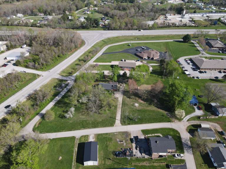 AUCTION COMMERCIAL BUILDING & 3.76 ACRES in TRACTS