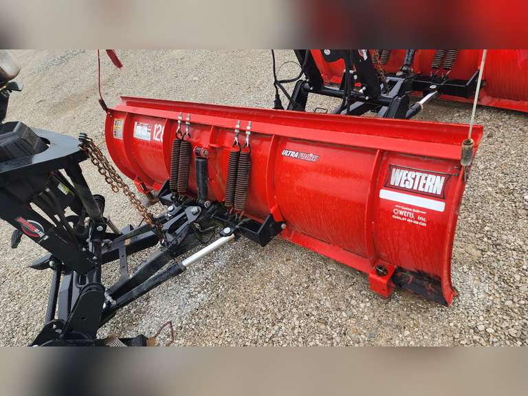 8' SNOW PLOW