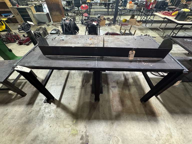 METAL TABLE
