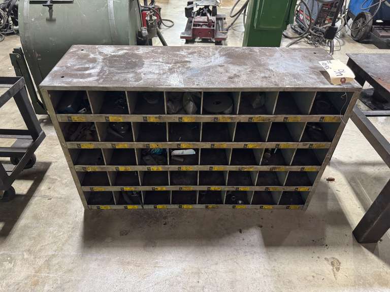 METAL TOOL CABINET