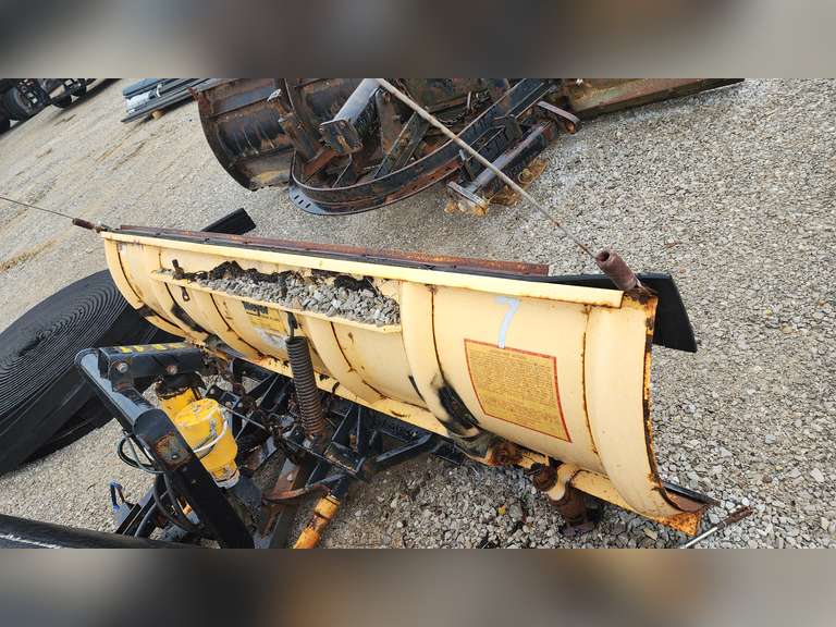 8' SNOW PLOW