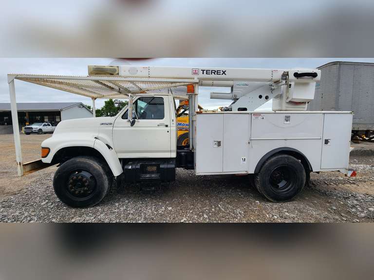 1998 FORD F800 BUCKET TRUCK