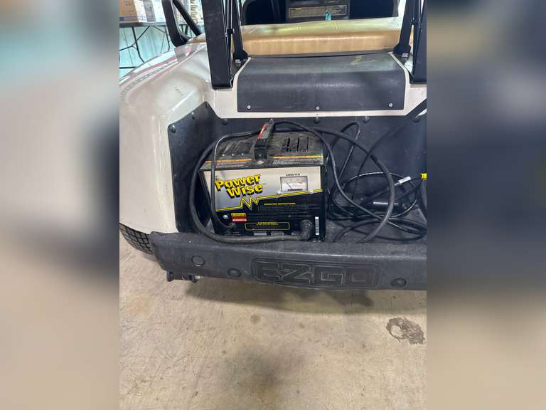 GOLF CART