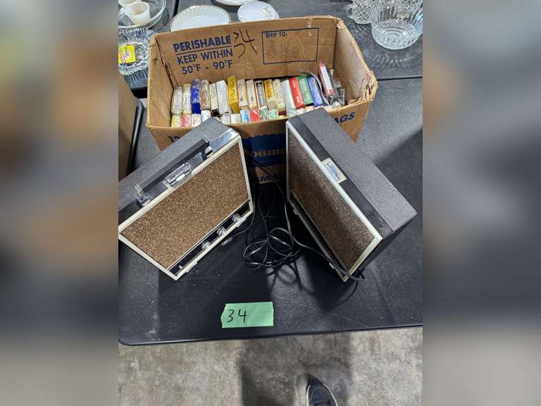 8 TRACK PLAYER, TRACKS
