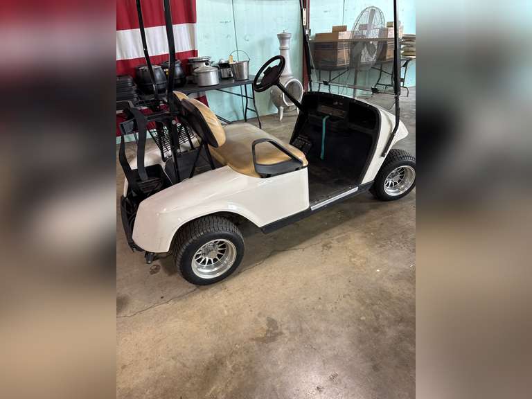 GOLF CART