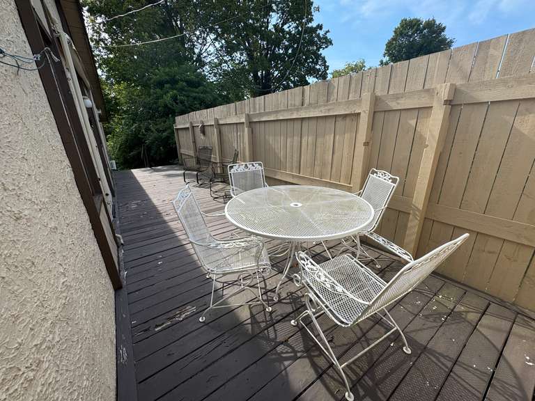2 BED / 2 BATH COTTAGE & LOT