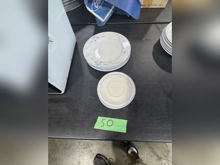 (11) DINNERWARE