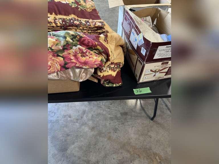 FULL TABLE - PLACEMATS, CURTAINS