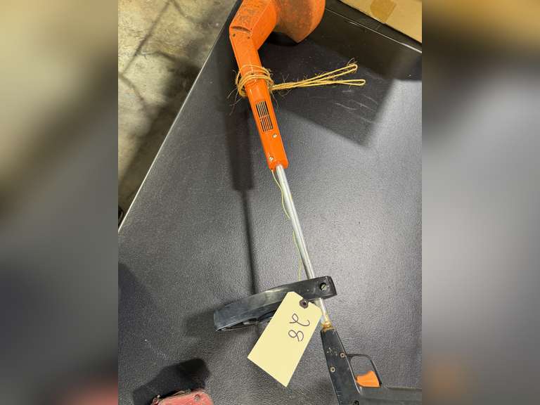 B&D ELECTRIC 10IN WEEDEATER