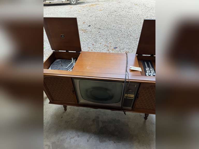 NEW VISTA VICTROLA TV, RECORD PLAYER