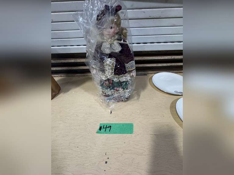 DANDEE COLLECTOR'S CHOICE PROCELAIN DOLL