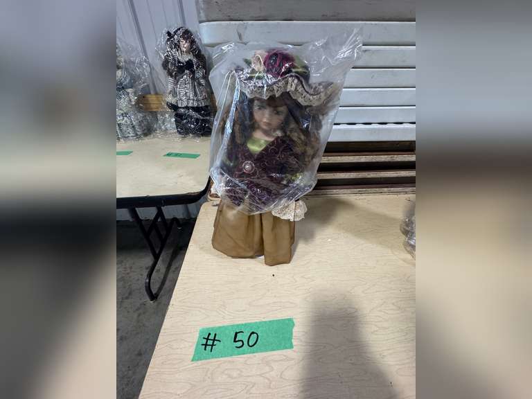 DANDEE COLLECTOR'S CHOICE PROCELAIN DOLL