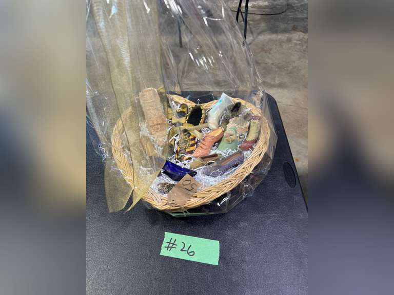 VINTAGE DECORATIVE SHOES BASKET [50]